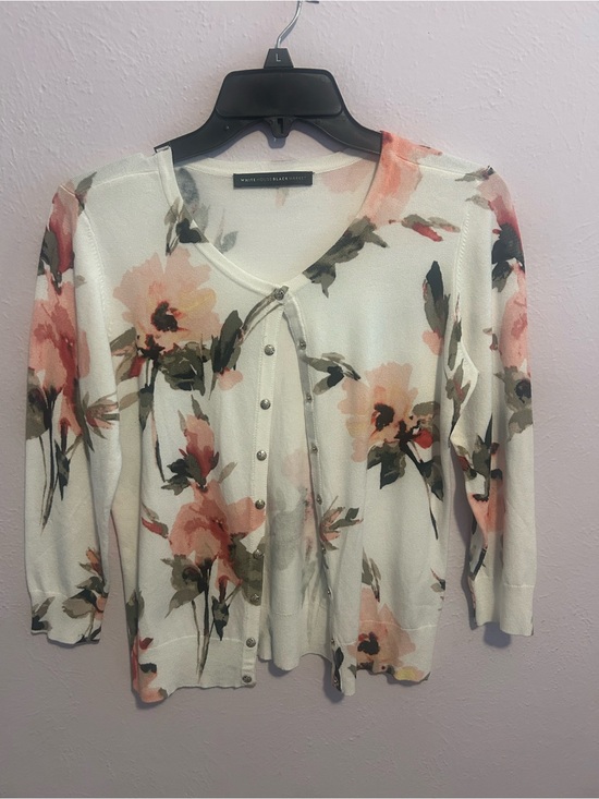 White House Black Market Other - White House Black Market White Floral-Print Top